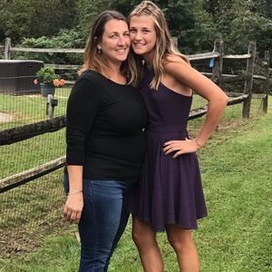 Meet your Posher, Crystal